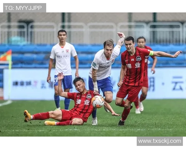 山东鲁能与河南建业的激战背后：一场足球赛的情感与梦想交织